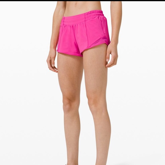 Lululemon Hotty Hot short 2.5” SONIC PINK NWT - Picture 3 of 6